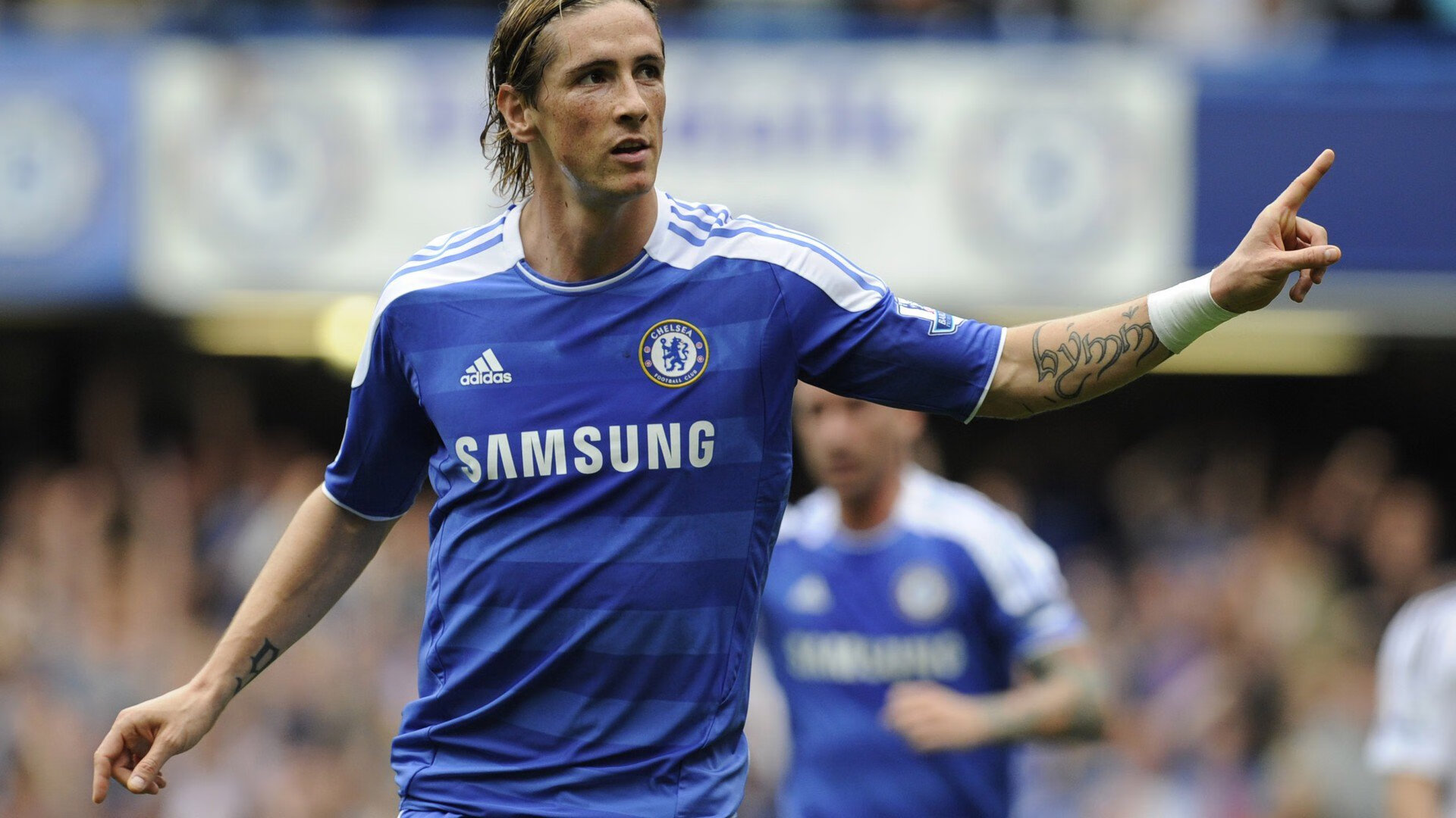 德甲激烈对抗，数据揭秘球队防守体系中的核心战术思想，德甲身体对抗